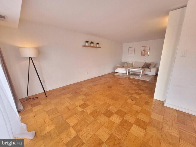 Foto del edificio - 3101 S Manchester St