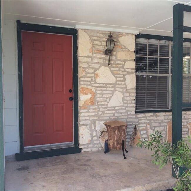 Building Photo - 8400 Spring Valley Dr