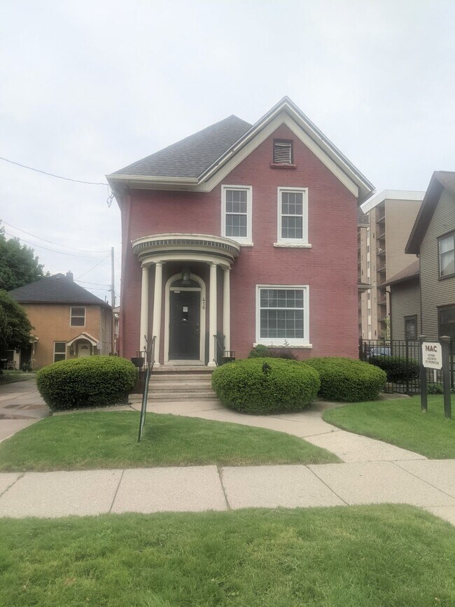 Front of House - 416 W Ionia St