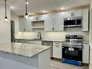 Building Photo - 114 Heritage Vlg