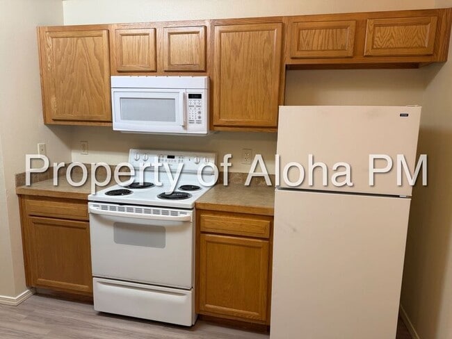 Foto del edificio - 1049 W Pine Ave