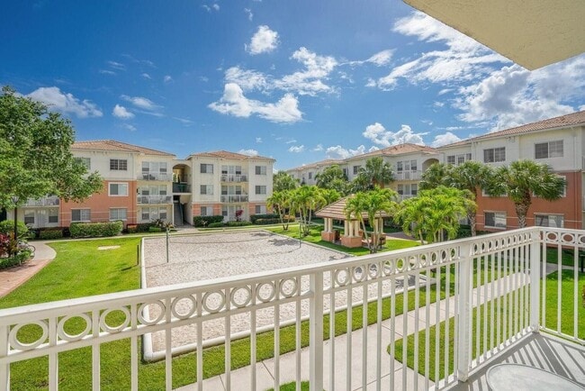 Foto del edificio - 9845 Baywinds Blvd