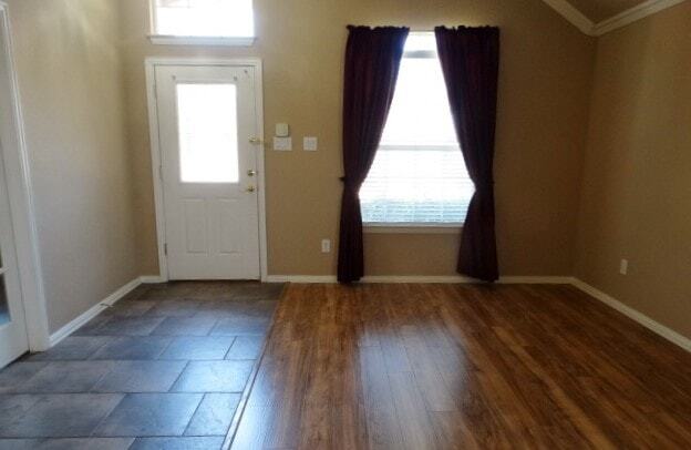 Foto del edificio - 15785 Scenic Rd