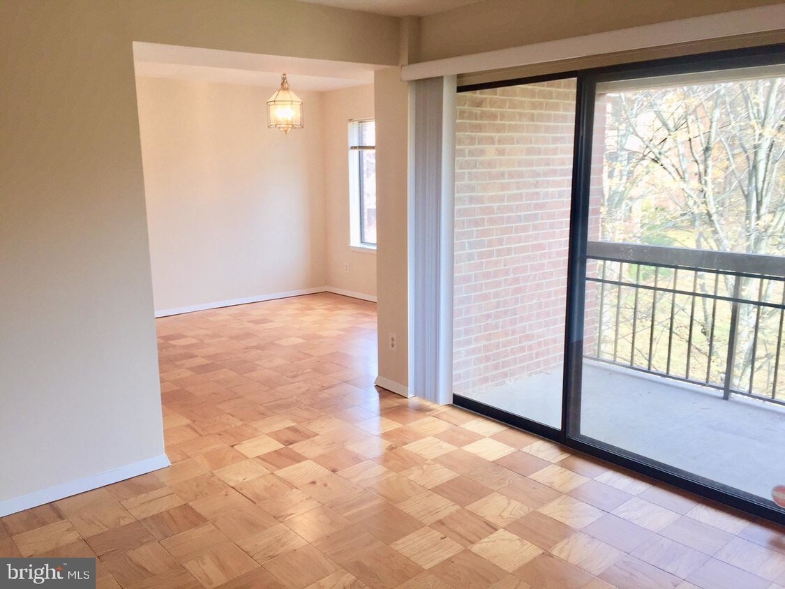 5801 Edson Ln Unit 203, Rockville, MD 20852 Room for Rent in