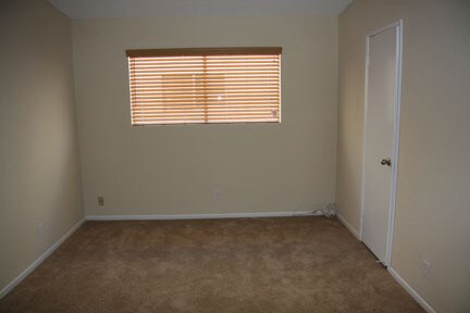 Building Photo - 14007 Milbank St