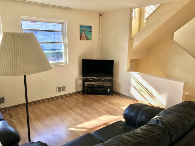 Living Room - 3162 Bohem St