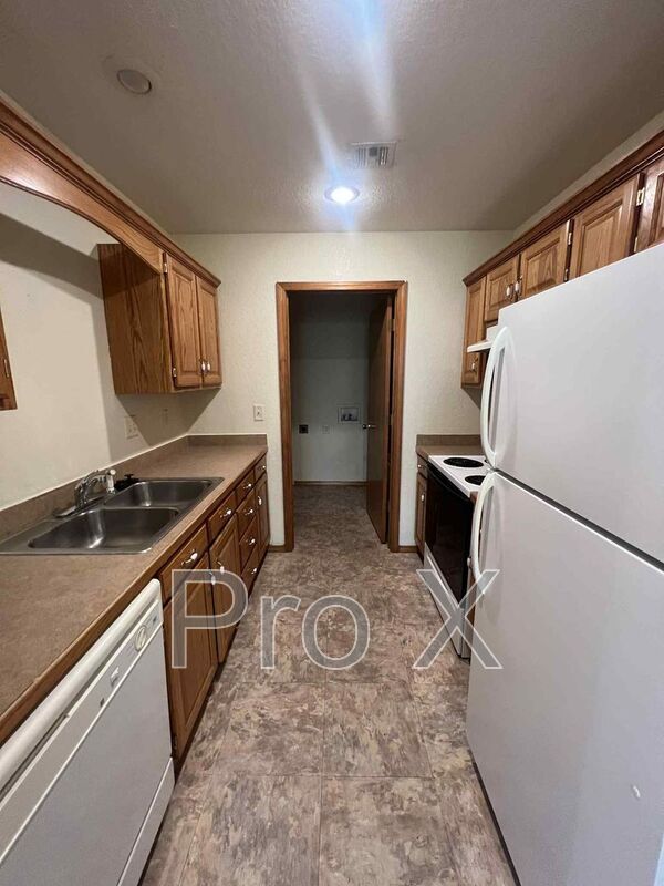 Foto del edificio - 220-222 Haley Place