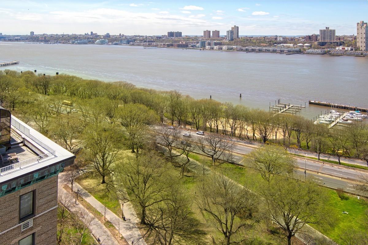 60 Riverside Dr Unit 16-C, New York, NY 10024 - Room for Rent in New ...