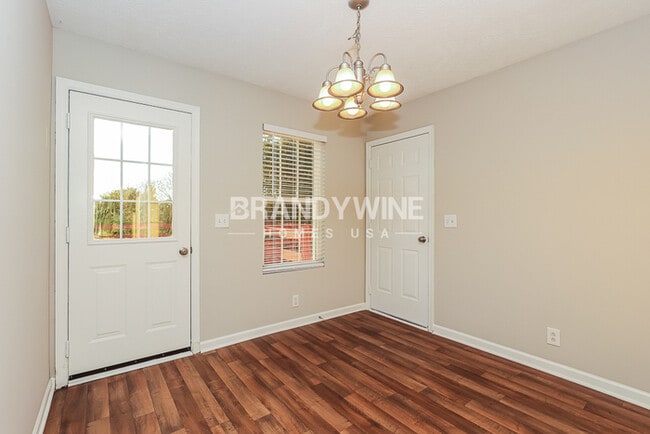 Building Photo - 1.5 MONTHS FREE!!!