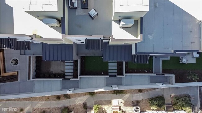 Foto del edificio - 3 br, 3.5 bath House - 715 W Duarte Rd Unit B