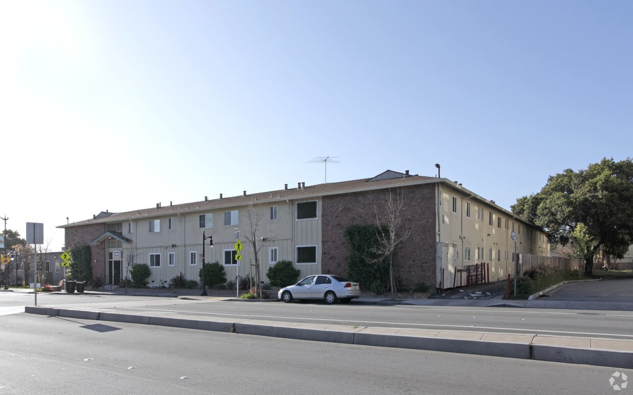Building Photo - Aequitas Aparments