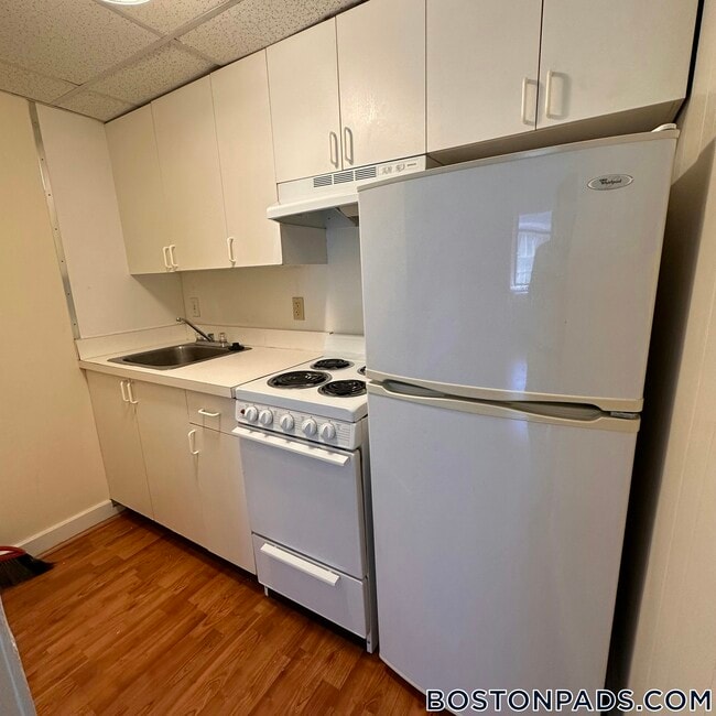 Building Photo - 62 Boylston St