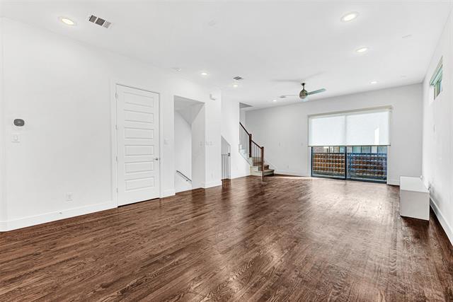 Foto del edificio - 8008 Zeppos Dr.