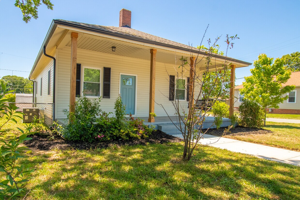10 Maple Ave, Gastonia, NC 28054 House Rental in Gastonia, NC