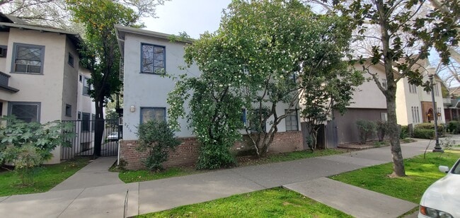 Building Photo - 2216 H St