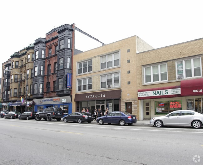 Primary Photo - 2831 N Clark St