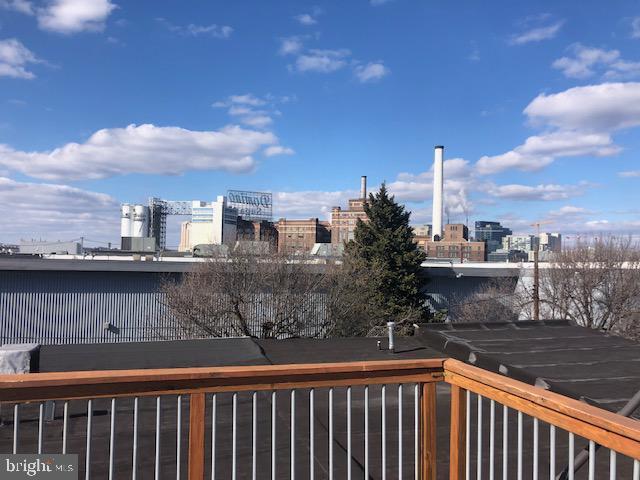 Foto del edificio - 1227 Haubert St