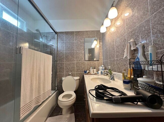 Foto del edificio - 2048 51st Ave