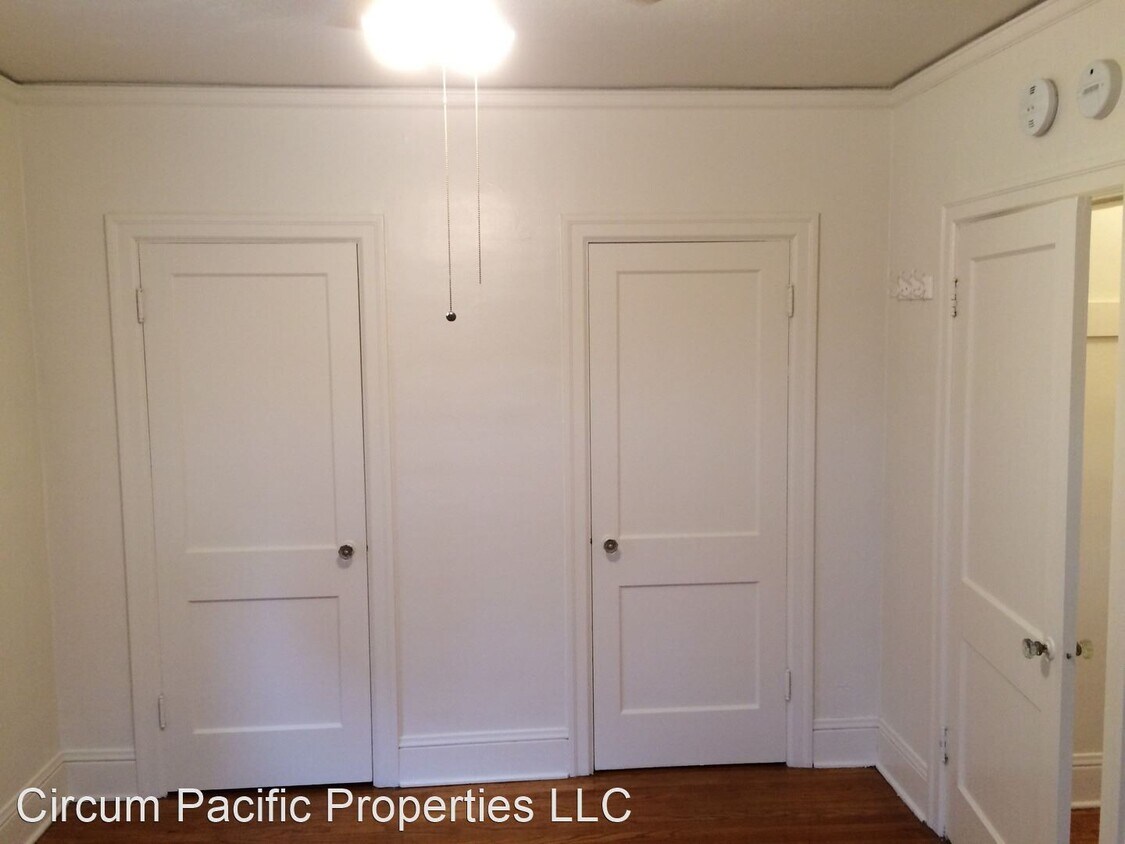 Primary Photo - 1 br, 1 bath Apartment - 2062 NW Marshall St.