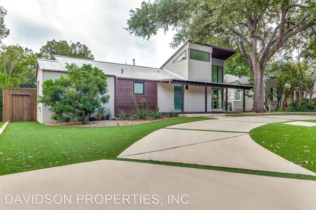 Building Photo - 4 br, 3.5 bath House - 144 E Oakview Pl