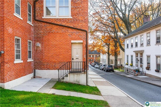 Foto del edificio - 426 Heckewelder Pl