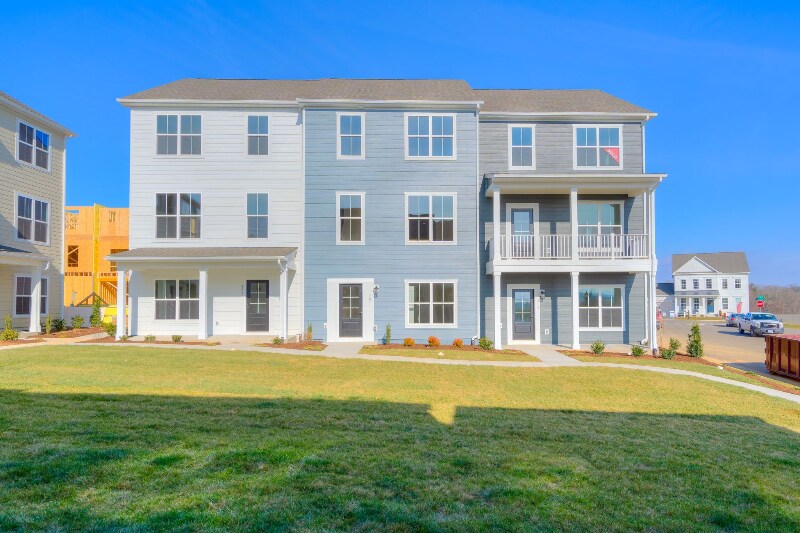 Primary Photo - 505 John Adams Dr NW