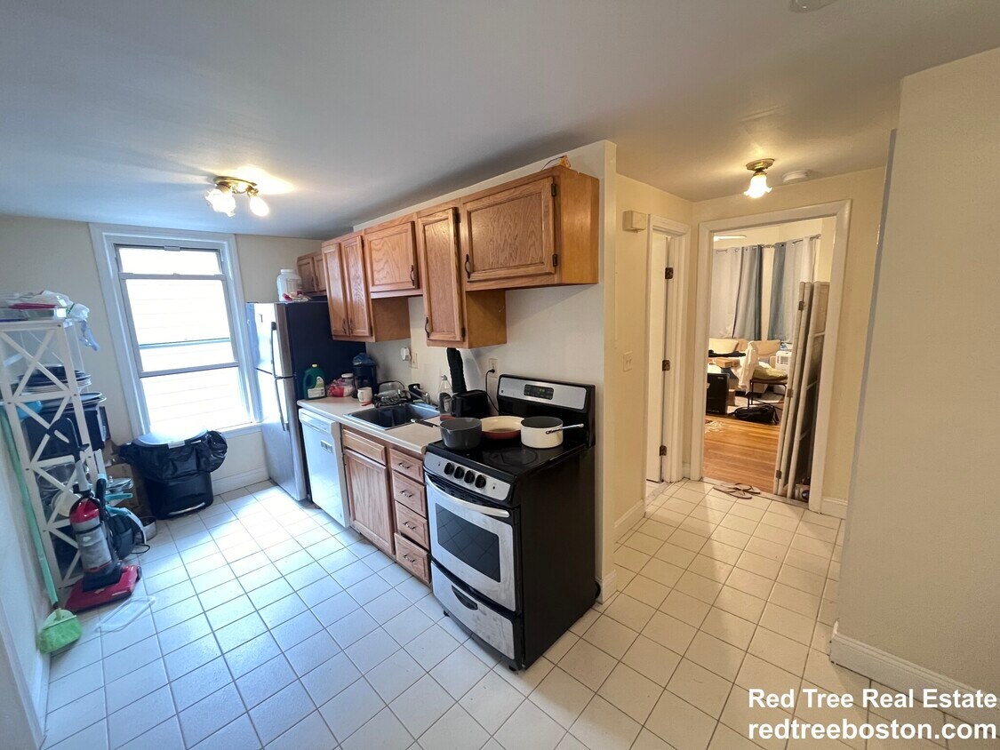 Primary Photo - 216 Freeman St