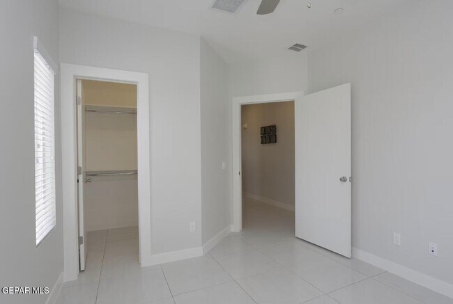 Foto del edificio - 5545 Buckley Dr