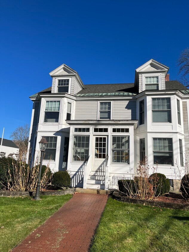 12 Morton St Unit 2, Andover, MA 01810 Apartments in Andover, MA