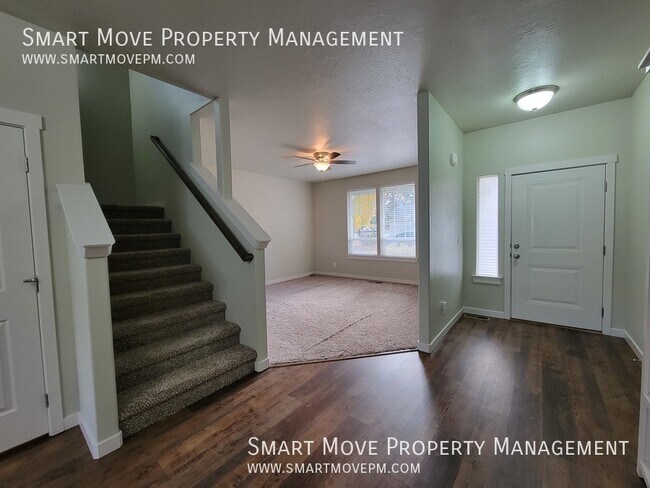 Building Photo - Adorable 3 bed home near Redwood Park in W...