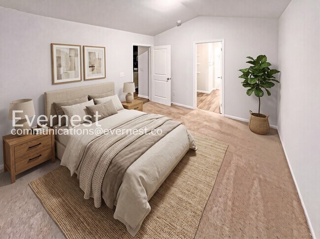 Foto del edificio - 4 Bed, 2 Bath Home with Garage / Pet-Friendly / Coming Soon!