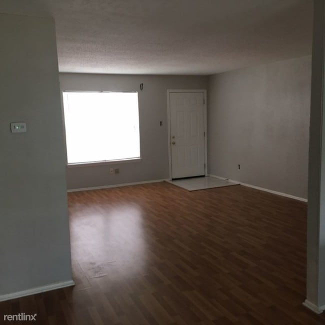 Building Photo - 2 br, 2 bath Condo - 1011 Ennis Joslin Rd