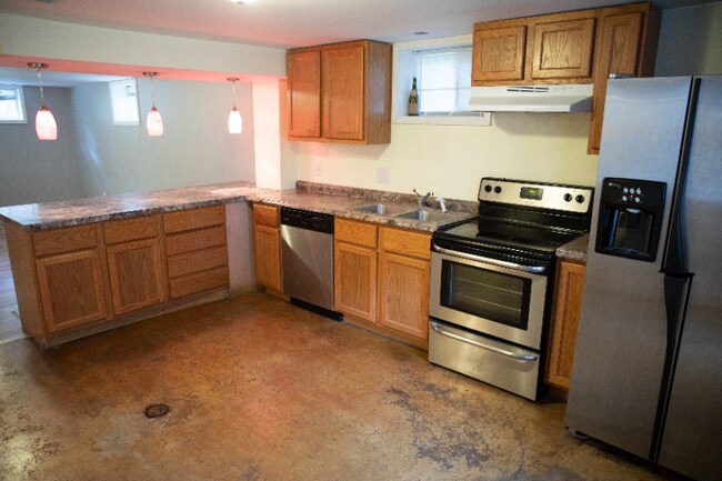 Building Photo - 803 N Park Ave