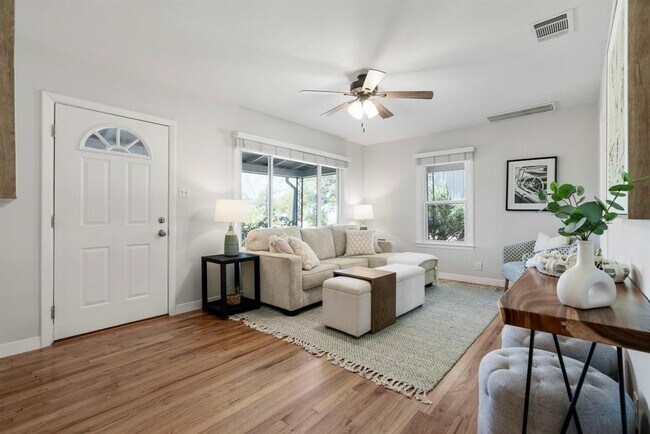 Foto del edificio - 4503 Garnett St