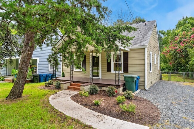 Photo - Charming 2 Bedroom 1 Bath Home With Home O...