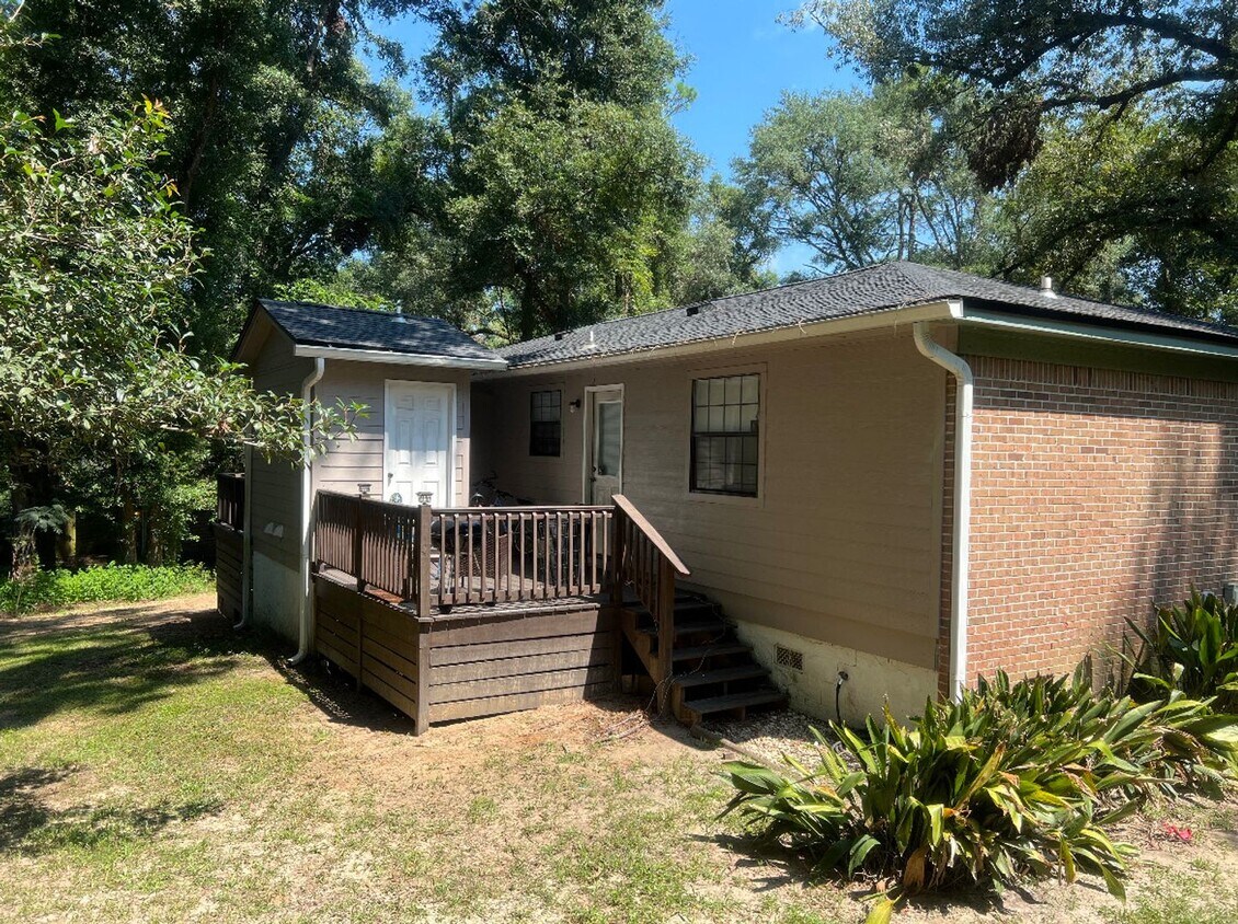 Foto del edificio - COMING SOON – 2BR/1BA Duplex in Tallahasse...