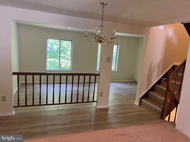 Building Photo - 5874 Jackson Oak Ct
