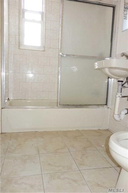 Foto del edificio - 59-46-59156 156th St