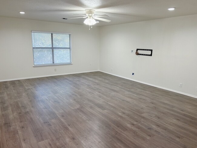 Building Photo - 16718 Stoney Glade