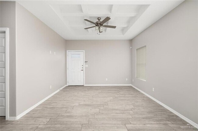 Building Photo - 1813 Davenport St