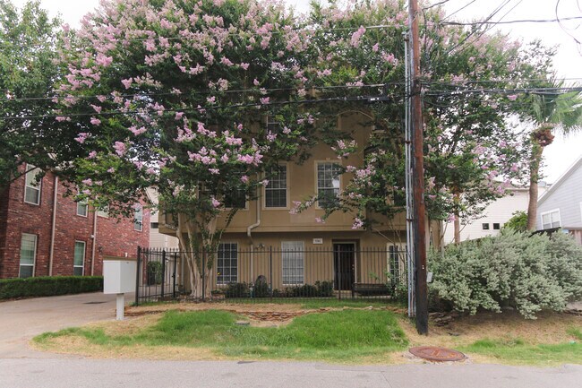 Building Photo - 5302 Blossom St