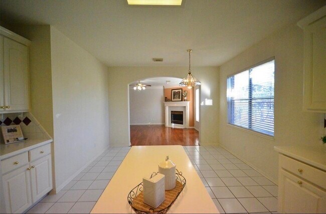 Foto del edificio - 4319 Greystone Way