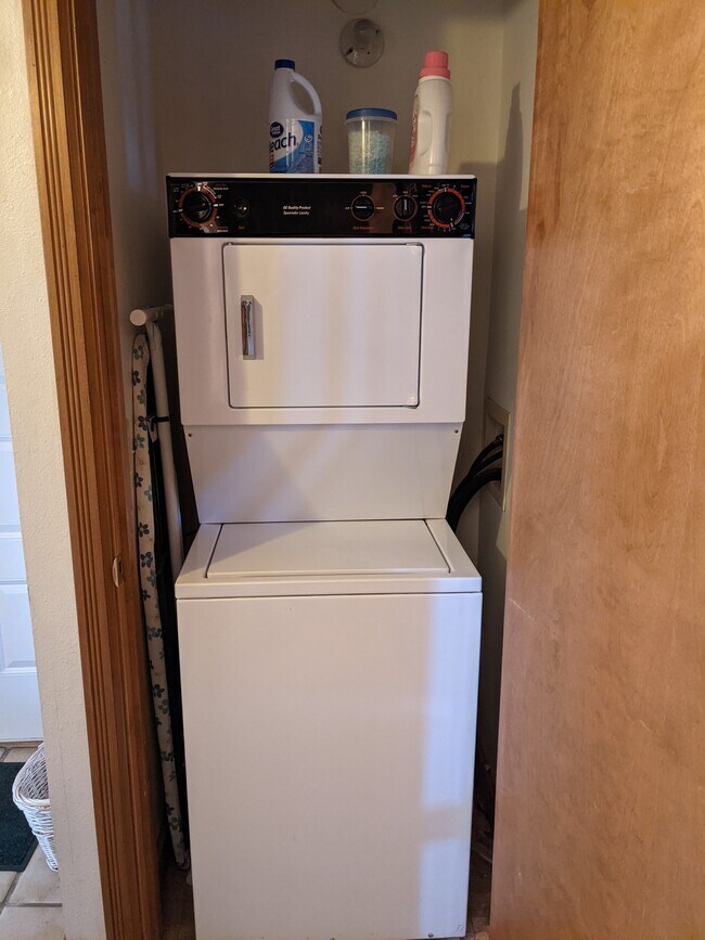 Foto del edificio - 6 Ferringway Cir