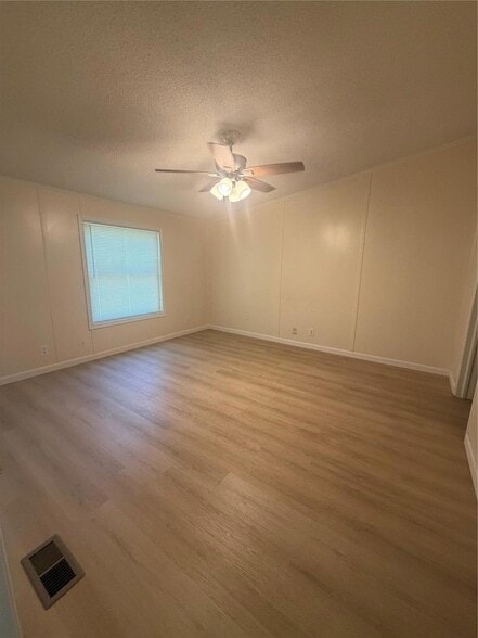 Building Photo - 175 Scarlet Oaks Dr