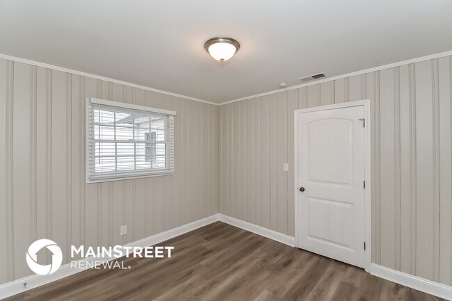 Foto del edificio - 8467 Fairview Dr