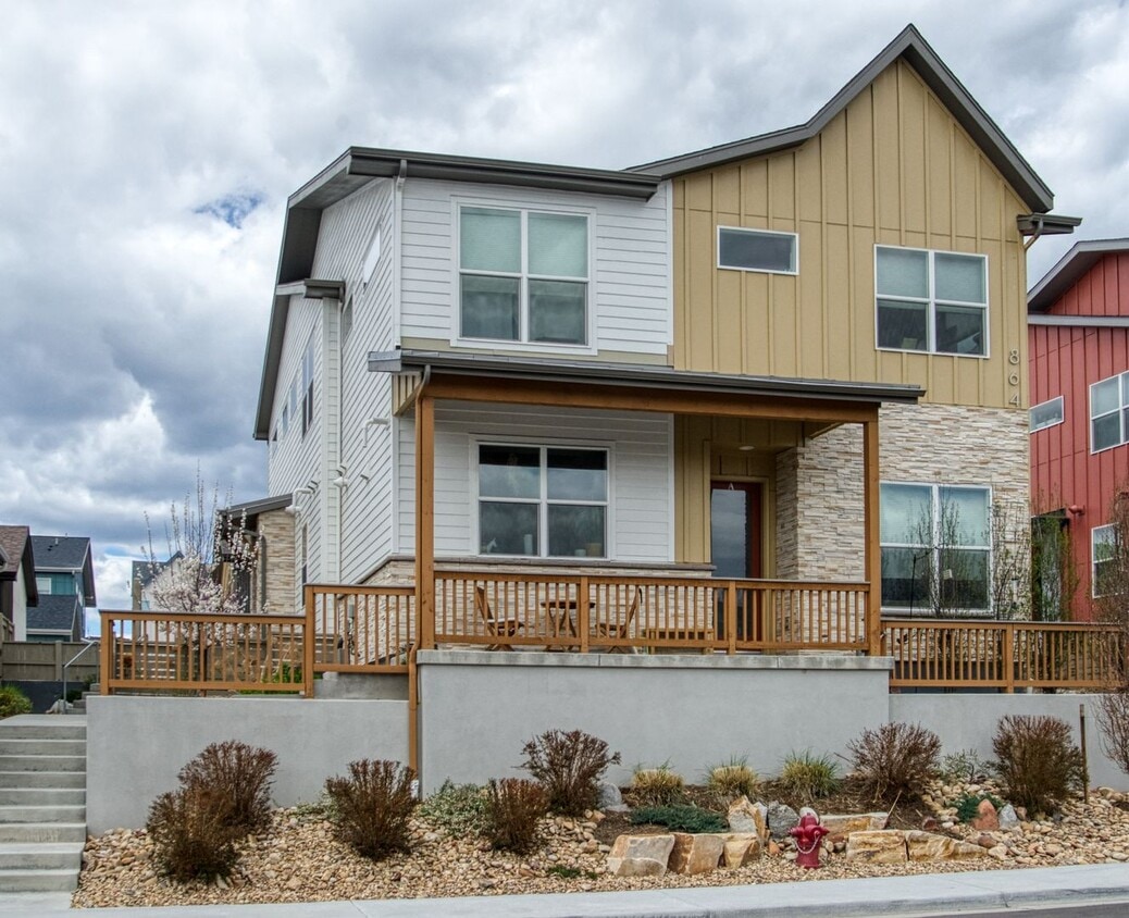 Primary Photo - Bright and Modern 3-Bed, 3.5-Bath Home wit...