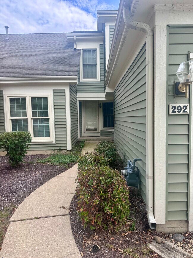 Foto del edificio - 292 Ripplebrook Ct