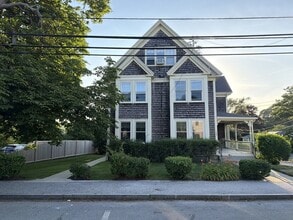 Building Photo - 125 Main St