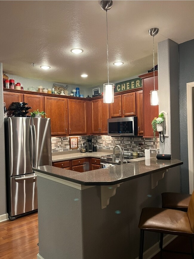 Building Photo - 4130 S Lake Dr