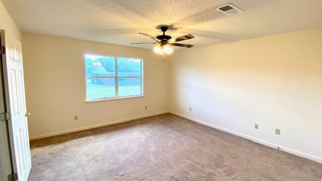 Foto del edificio - Sandcreek Drive #17 &amp; 19